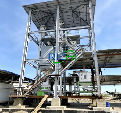 Usine de production d'aliments pour poissons d'une capacité de 2 × 10 t/h et d'aliments pour crevettes d'une capacité de 5 t/h en Inde ; usine de production d'aliments aquacoles extrudés de grande capacité