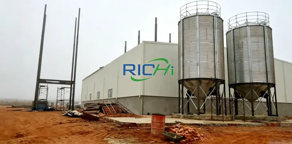 Automatic compound feed production line in Kazakhstan, commercial pig feed mill project equipped with grain storage silos