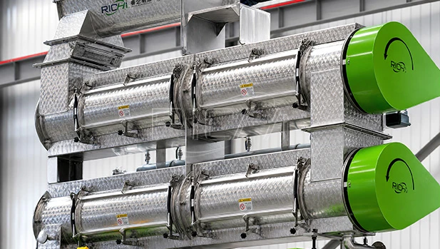 Machine de conditionnement à double couche destinée au processus de granulation des aliments pour bétail