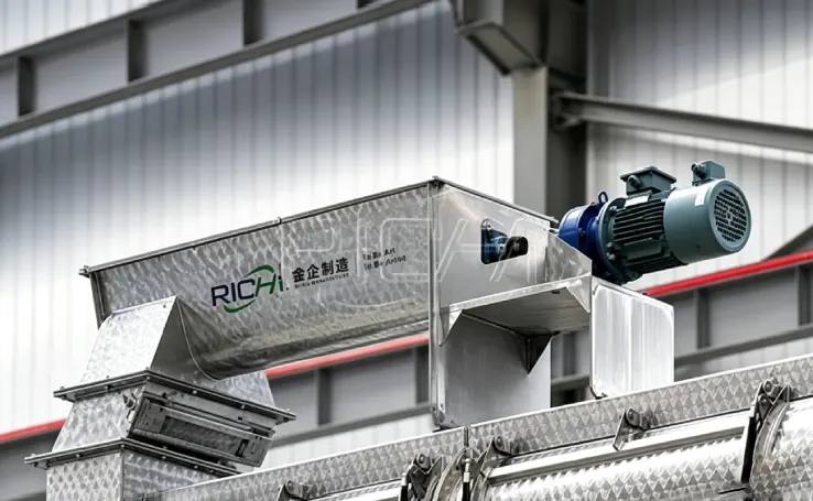 Stable Dosing Forced Feeder Attachment for Wood Straw Biomass Pellet Mill