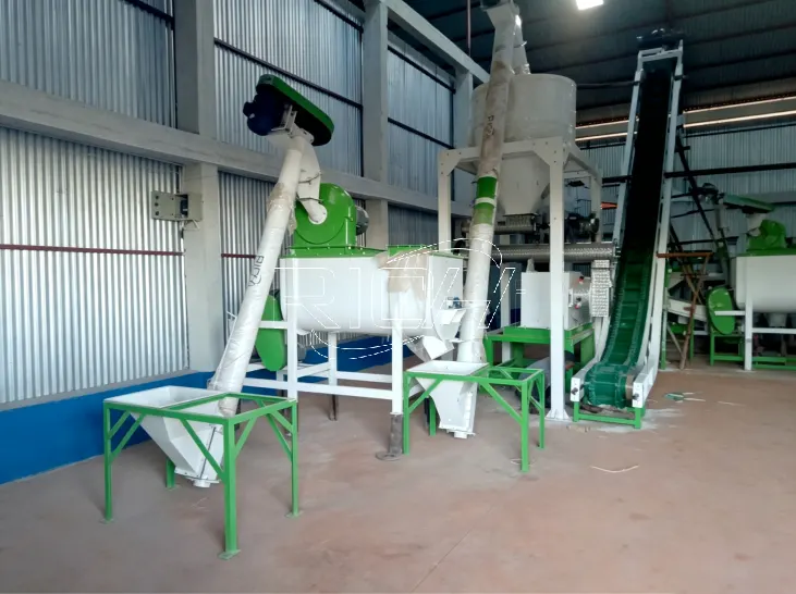 Kleine Geflügelfuttermittelanlage mit einer Kapazität von 1–2 TPH für ein landwirtschaftliches Projekt in Burundi, Preisreferenz für lokale Geflügelfuttermittelanlagen