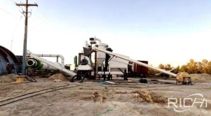Projekt einer Holzpellet-Produktionsanlage mit einer Leistung von 2–3 tph in Kanada, Holzpellet-Produktionsanlage im Außenbereich