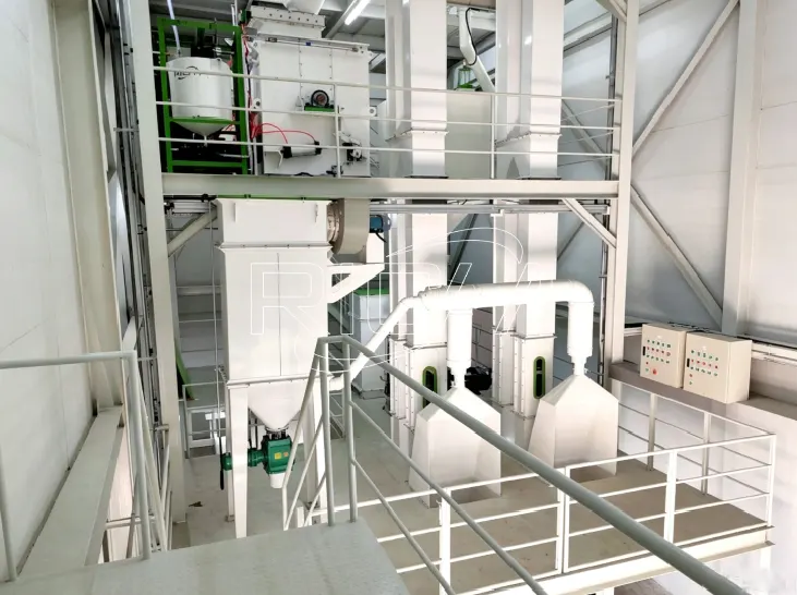 Anlage zur Herstellung von Geflügel-Vormischungen und Futtermittelpulver mit einer Kapazität von 10 TPH für Thailand, Preis für eine Futtermittelverarbeitungsanlage
