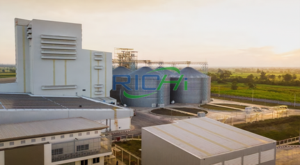 Pabrik pakan ternak sapi dengan sistem Total Mixed Ration (TMR) berkapasitas 30 t/jam di Kanada, fasilitas produksi pakan ternak sapi berskala besar yang dilengkapi dengan silo luar ruangan dan gedung pengolahan