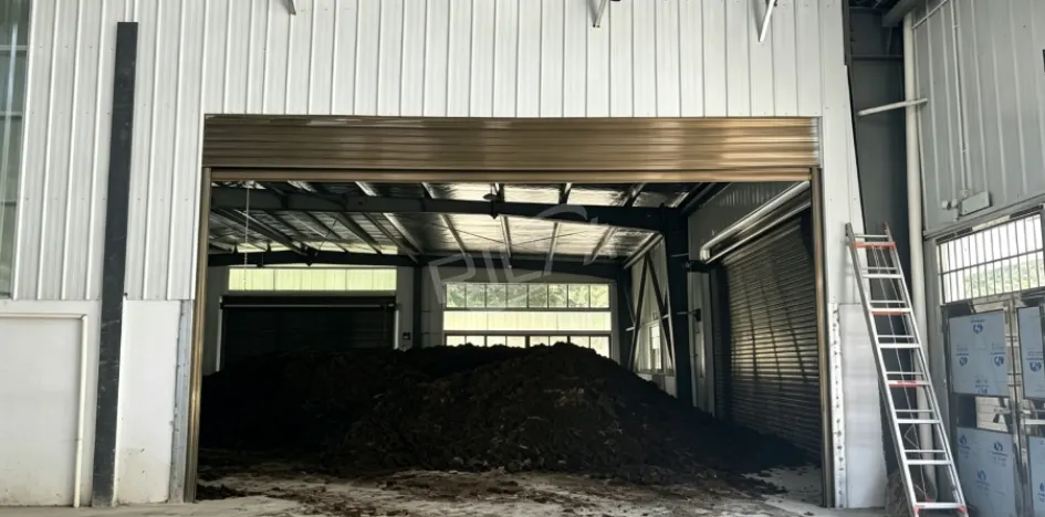 Animal manure compost pile for organic fertilizer pellet production line in South Africa